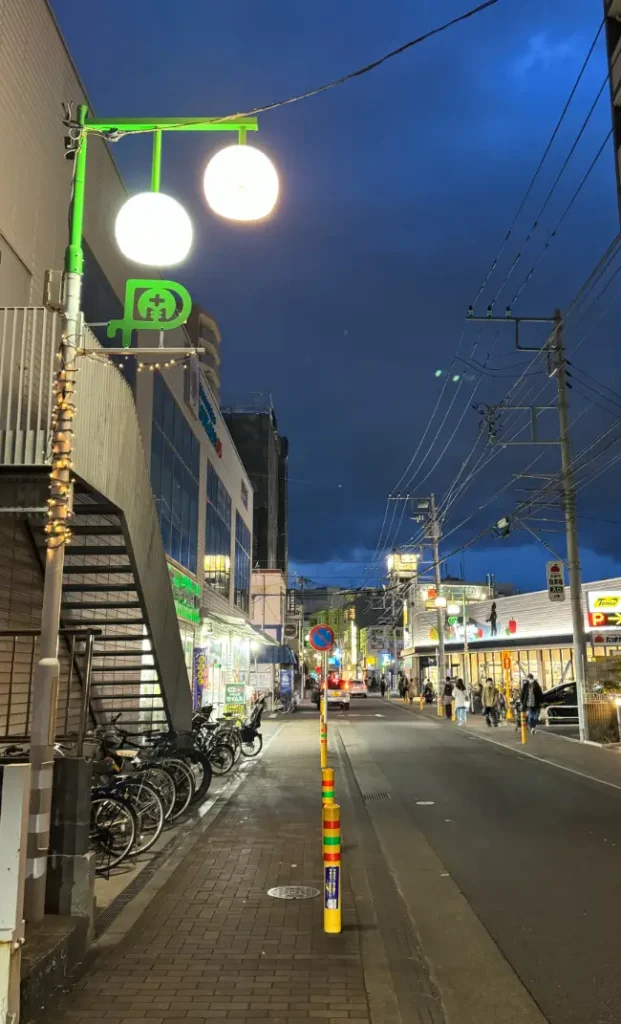 茅ヶ崎の南駅前商店会街路灯